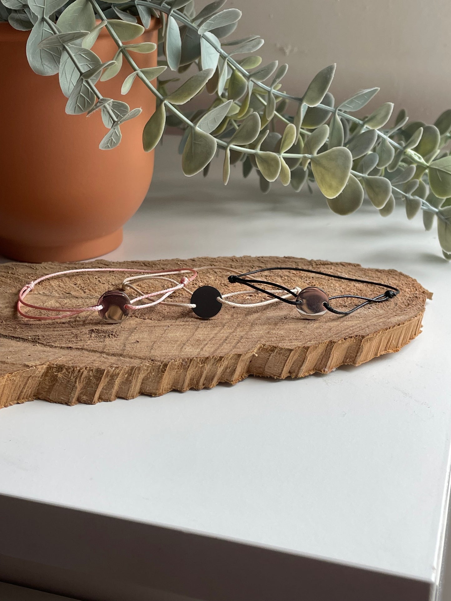 Bracelet avec cordon colorĂ© đ